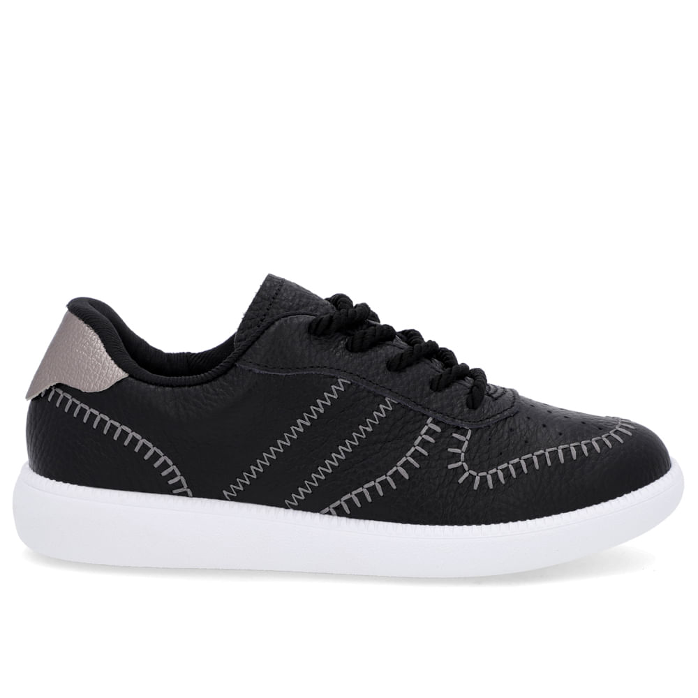 Tênis Preto Couro Estilo Costura Enfeite