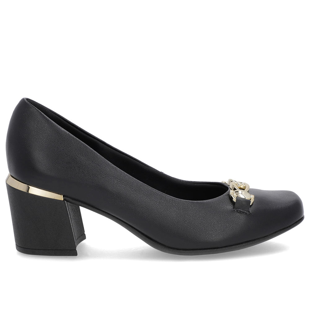 Scarpin Preto Couro Bico Quadrado Detalhe Salto
