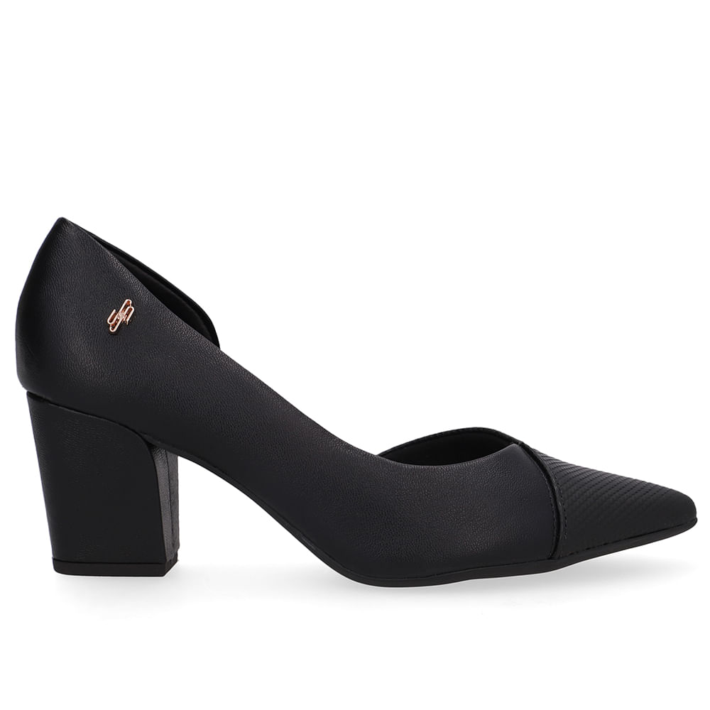 Scarpin Couro Preto Bico Fino Recorte Lateral