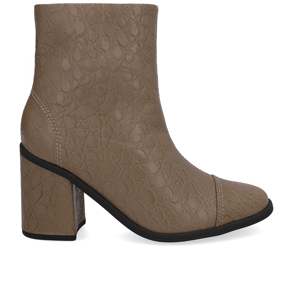 Bota Bico Redondo Couro Croco Marrom