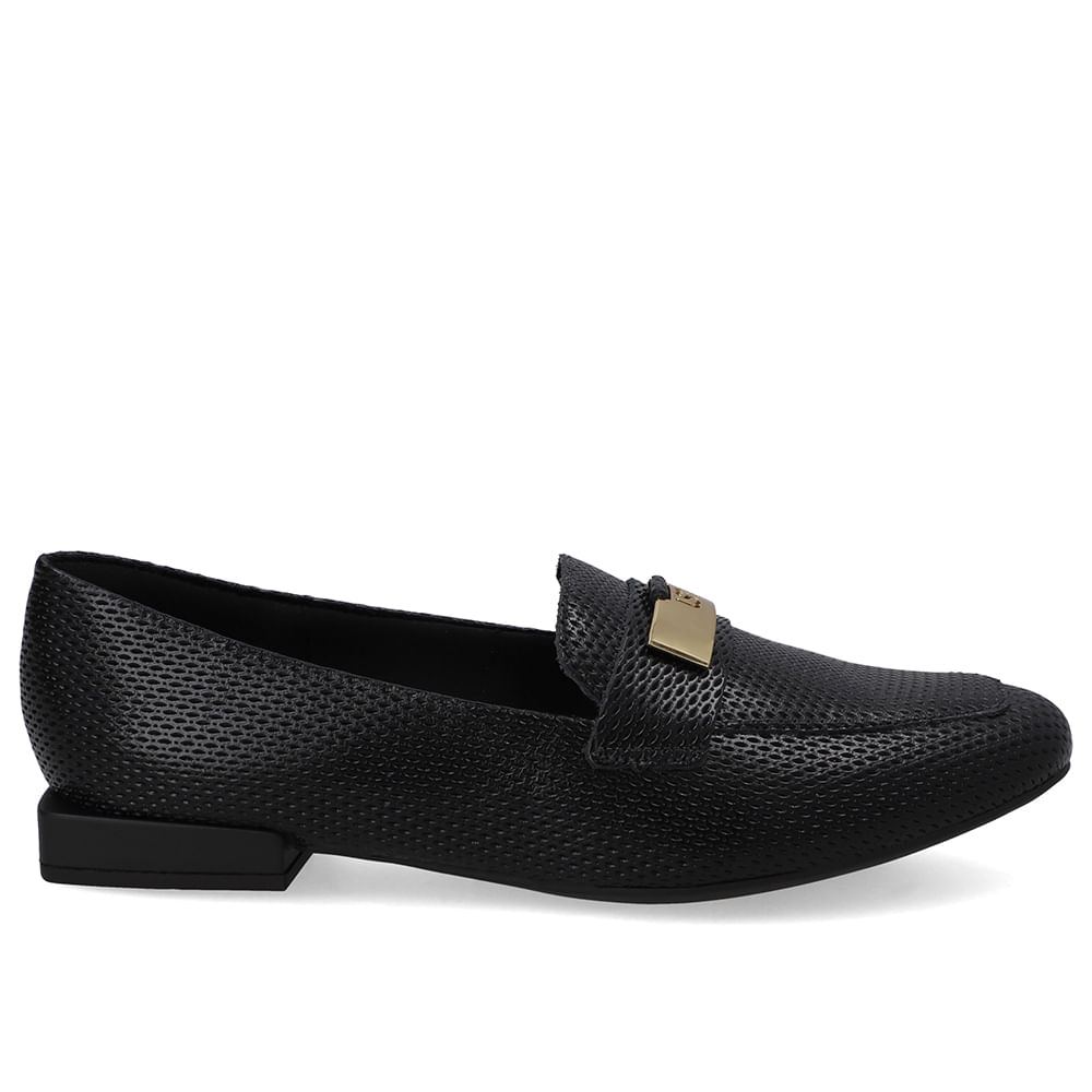 Loafer Preto Couro Salto Bloco Chapa Monograma