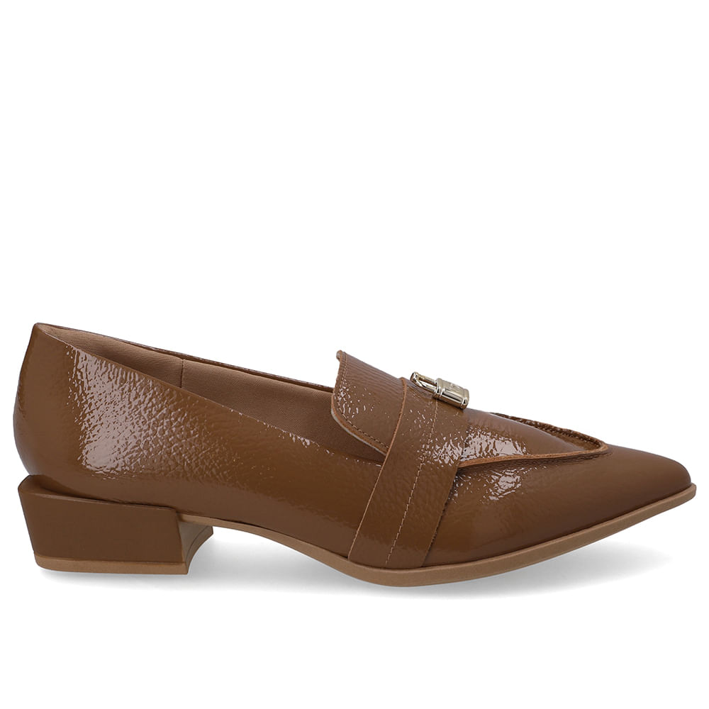 Loafer Couro Marrom Bico Fino Enfeite Cadeado