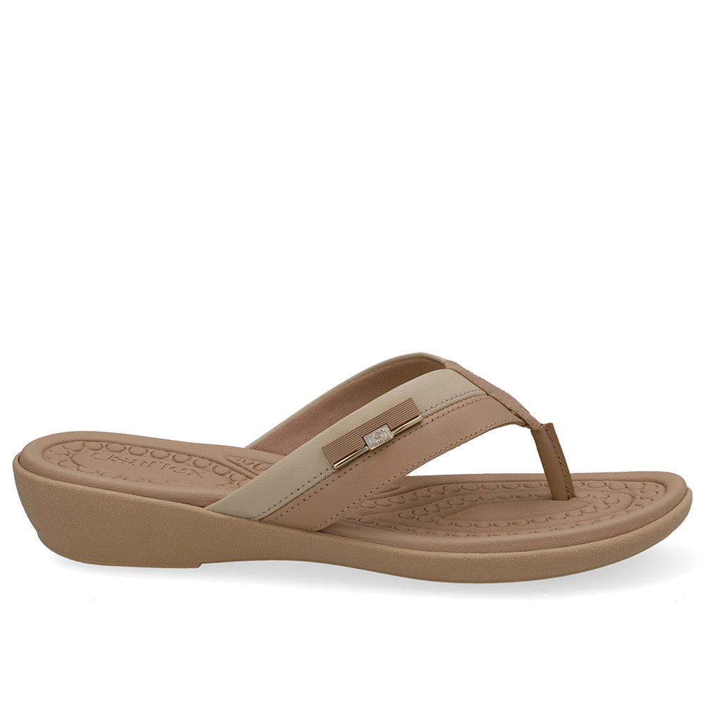 Chinelo Em Couro Bege Com Enfeite