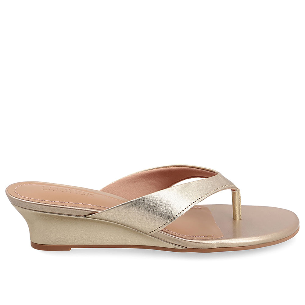 Chinelo Em Couro Dourado Com Salto Anabela