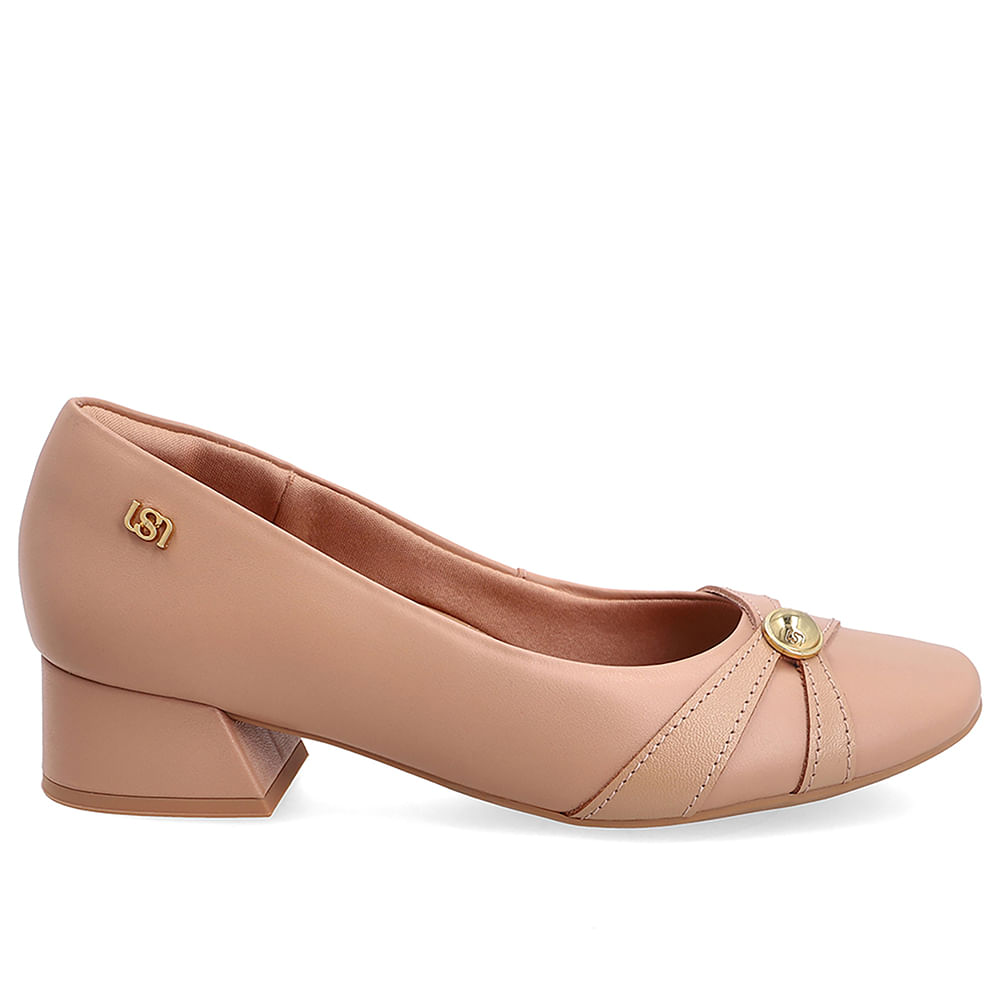 Scarpin Em Couro Bege Com Salto Bloco Baixo E Enfeite
